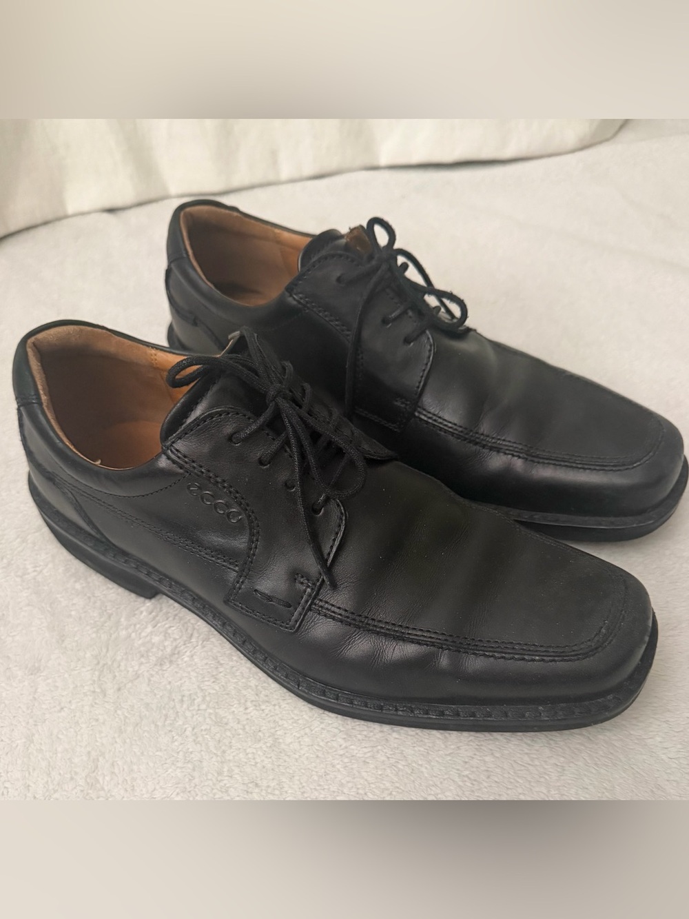 Ecco Men’s Black Leather Lace-Up Oxfords